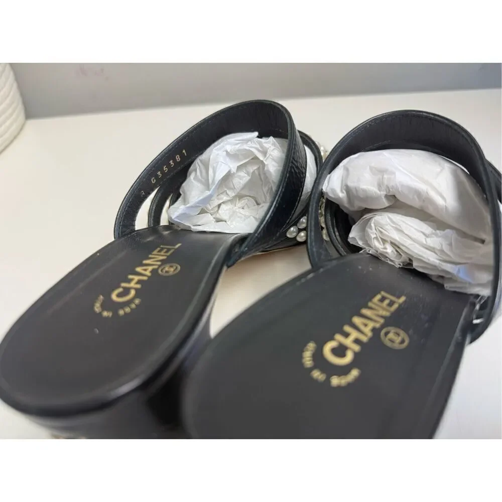 CHANEL white pearl
